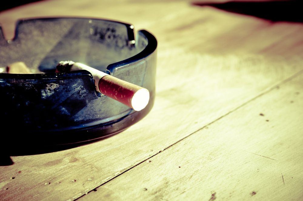 冷え性の原因と改善 - 禁煙する