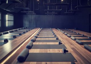 ヨガインストラクターの資格で学ぶこと