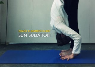 太陽礼拝レベルアップ！ウッターナアーサナ、5つのミスアライメントチェック