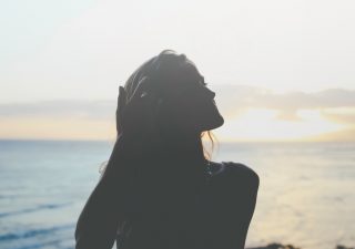 幸せホルモン セロトニンを増やして幸福感を高めよう