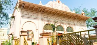 ムンゲールラージャ・マンディール & アーシュラマ – ヴリンダーヴァン写真展