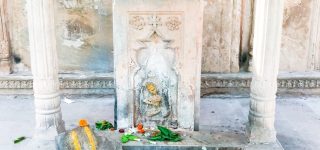 有名なアシュタヴァクラ・ムニもここで苦行したと言われる。