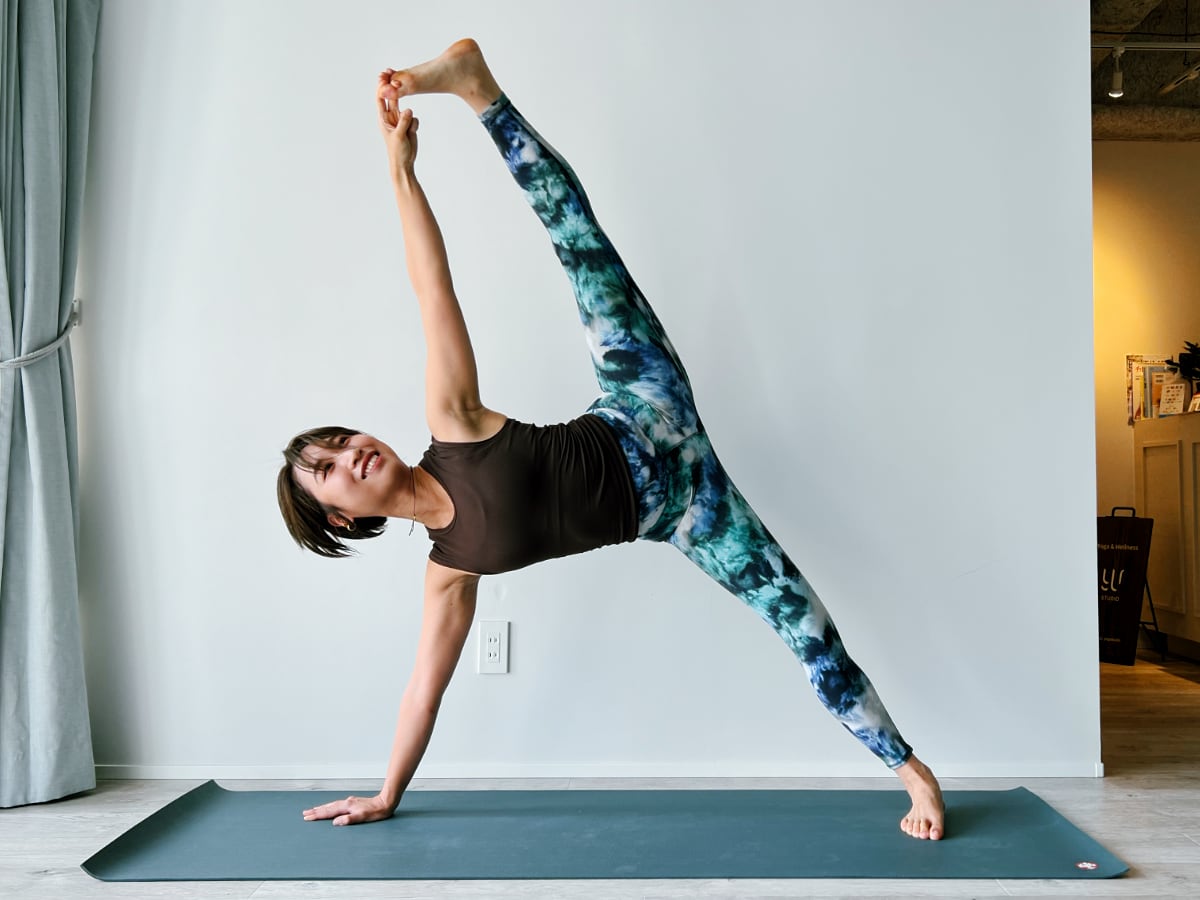 新屋敷 智美 - 武蔵小山のヨガスタジオ Yoga & Wellness Yu Studio